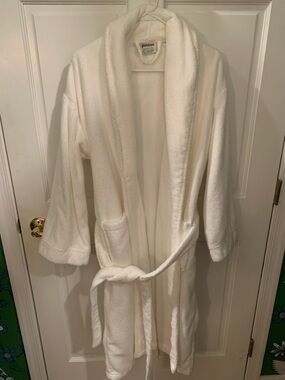 White Plush Bathrobe M/L